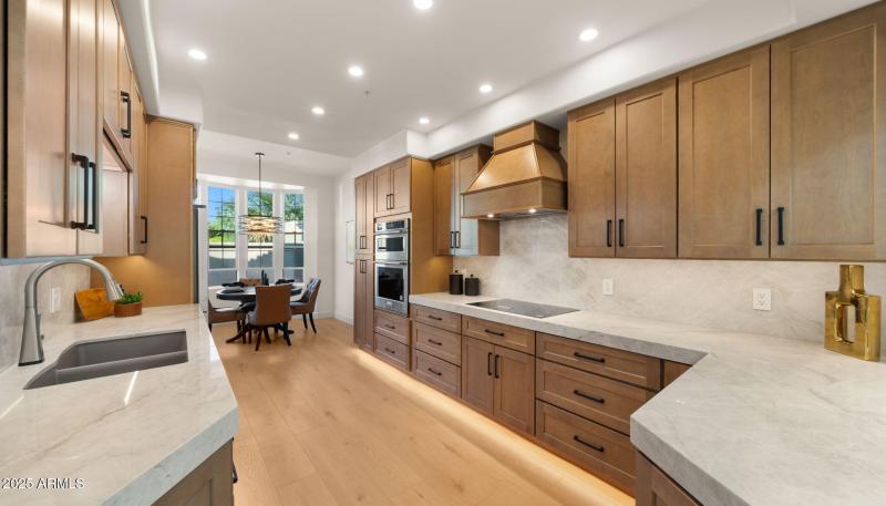 11-web-or-mls-Kitchen2