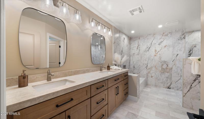 29-web-or-mls-Great Room14