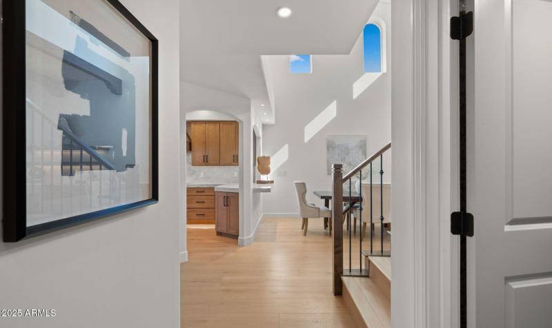 47-web-or-mls-Garage Entry View