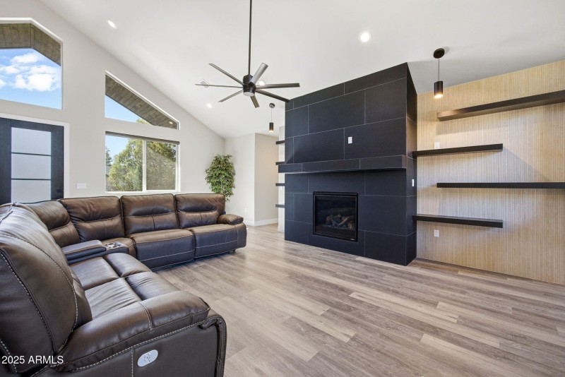 2701NEagleViewLp-ShowLowAZ-7