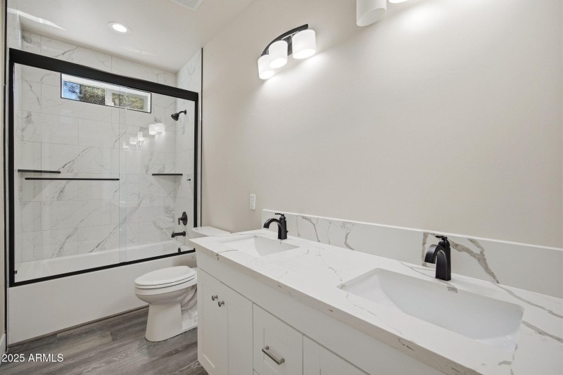 2701NEagleViewLp-ShowLowAZ-23