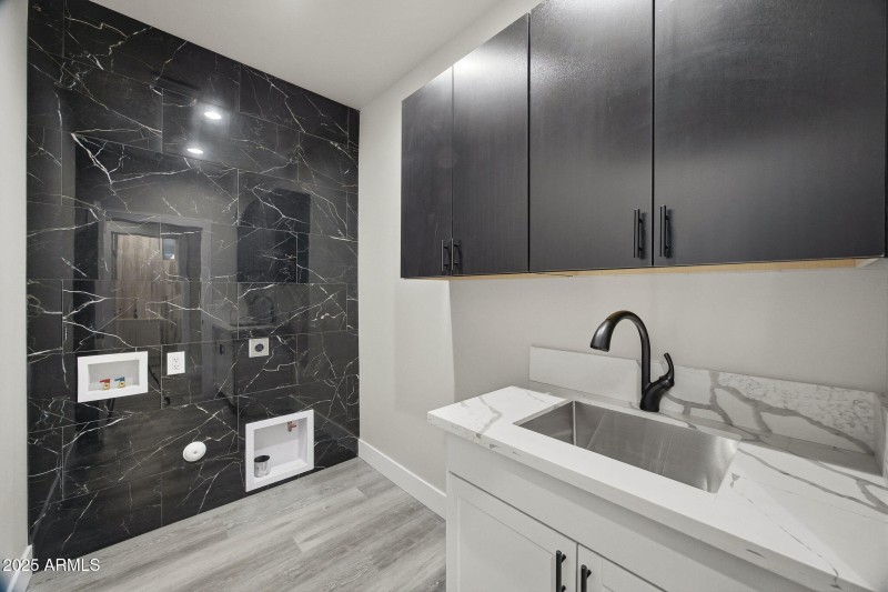 2701NEagleViewLp-ShowLowAZ-27