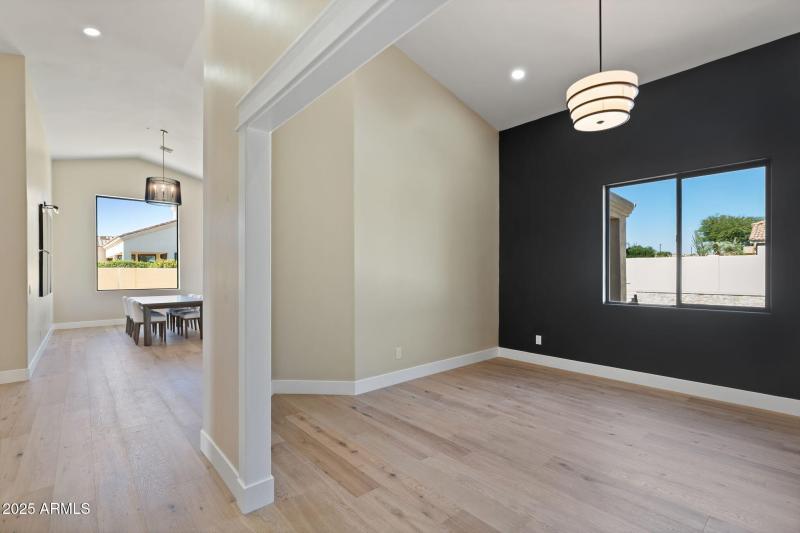 Office/Bonus/Flex Room