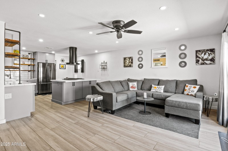14034 N 48th Ave-11