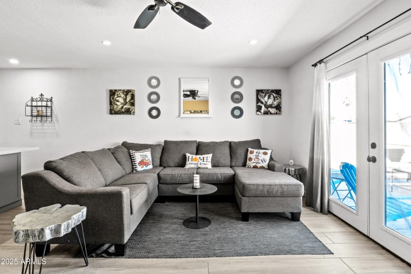 14034 N 48th Ave-12