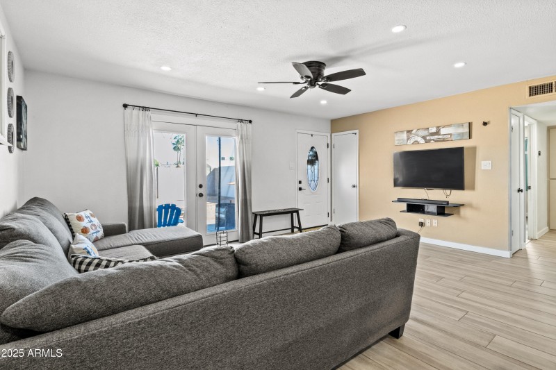 14034 N 48th Ave-13