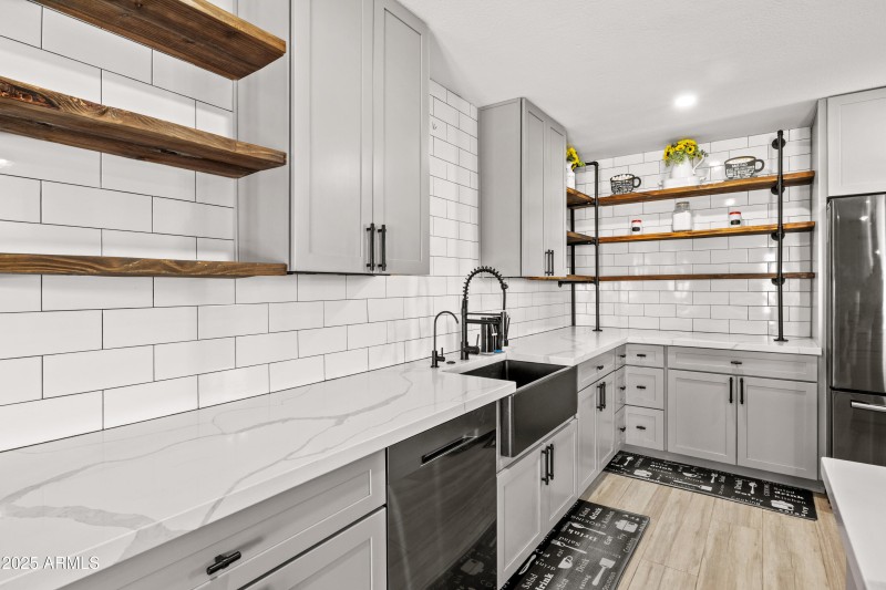 14034 N 48th Ave-15