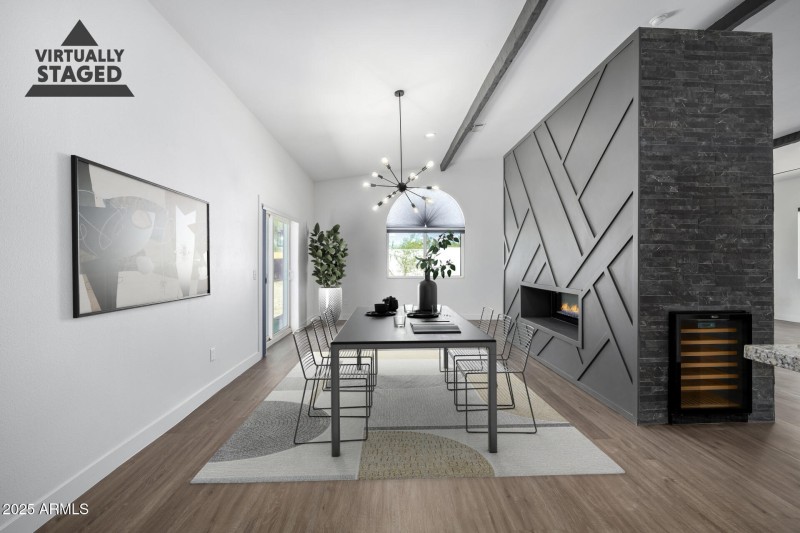 Bonus living/dinng staged