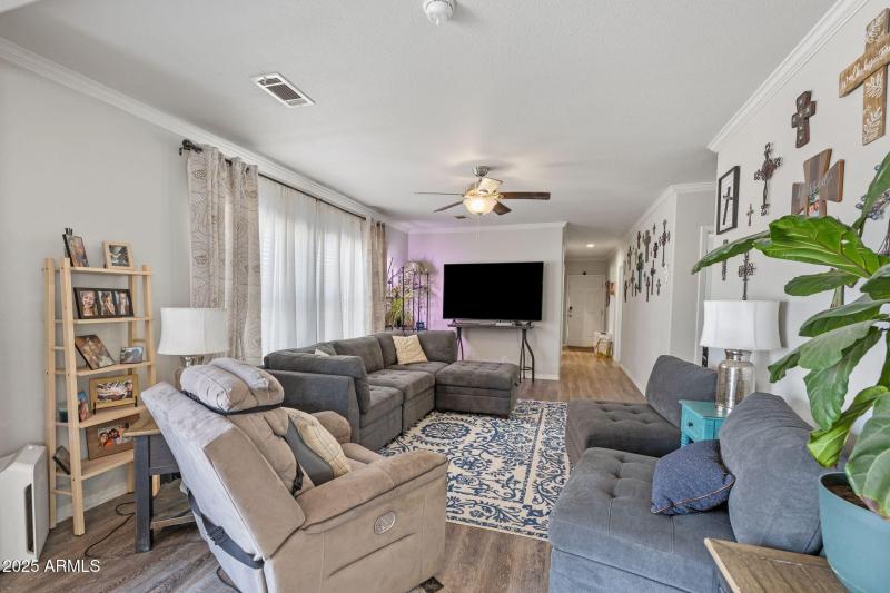 18_089-Living Room 2