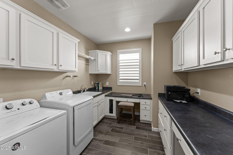 Laundry room smart space