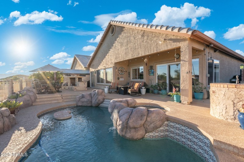 60-web-or-mls-QVB06657-HDR-Edit