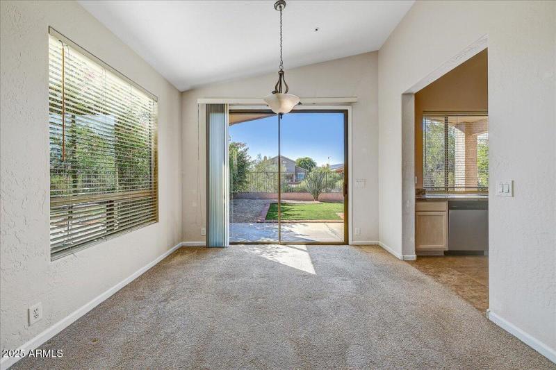 06-Dining Room