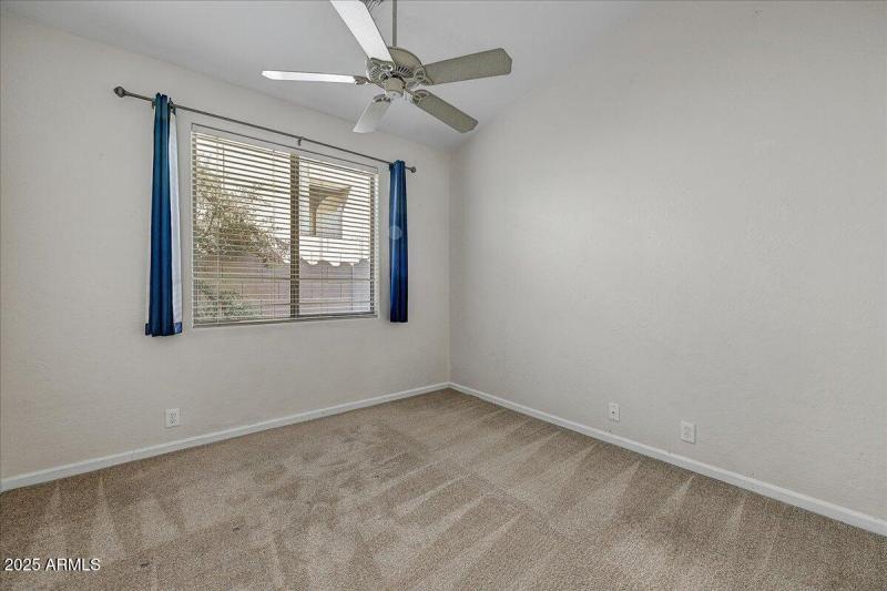 10-Guest Bedroom