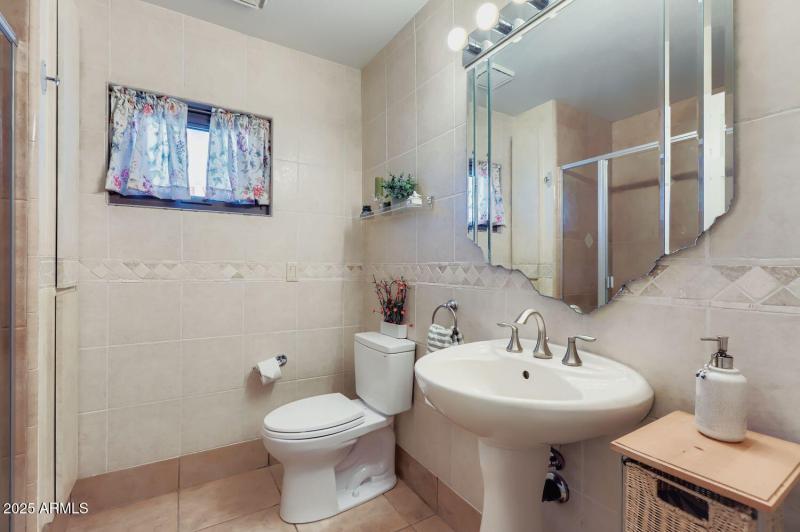 2nd Bathroom