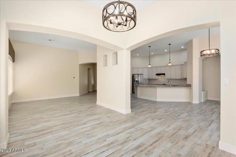 12-8432 E Diamond Rim Dr