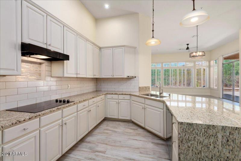 15-8432 E Diamond Rim Dr