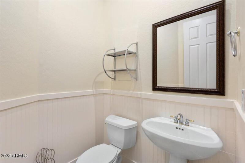 17-8432 E Diamond Rim Dr