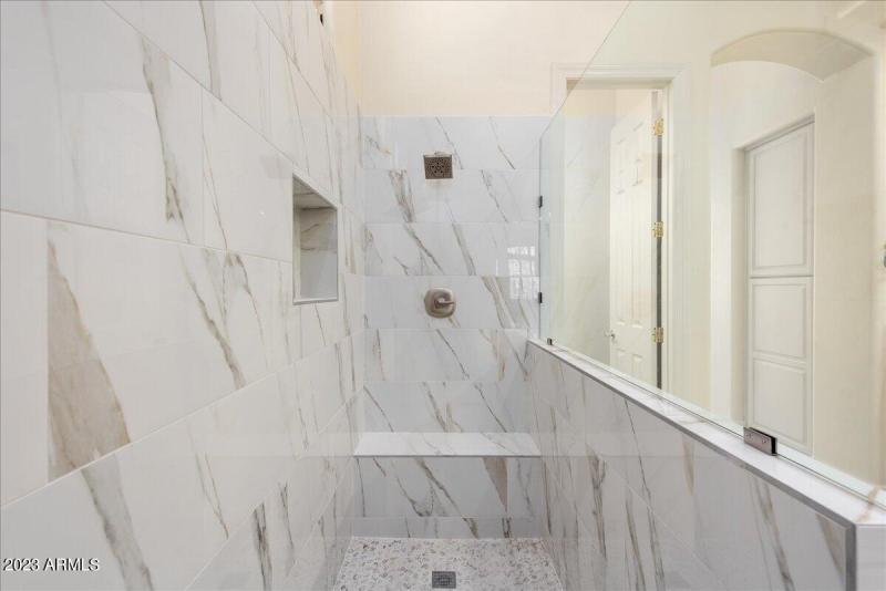 23-8432 E Diamond Rim Dr