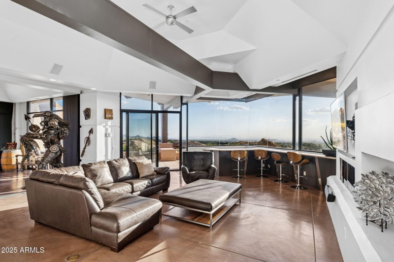 4-web-or-mls-41777-n-111th-pl