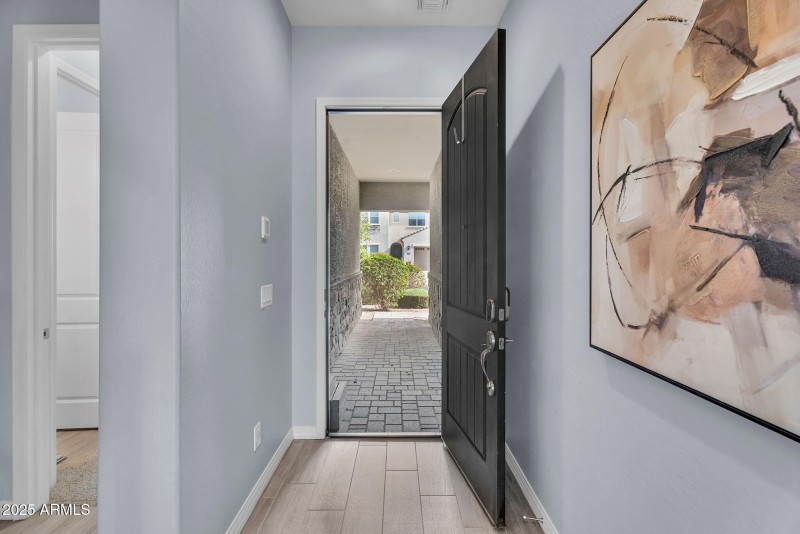 7-web-or-mls-Notting Hill-6