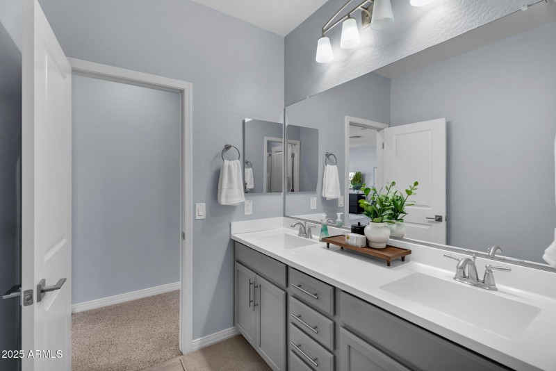 60-web-or-mls-Notting Hill-38