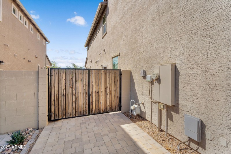 78-web-or-mls-Notting Hill-81