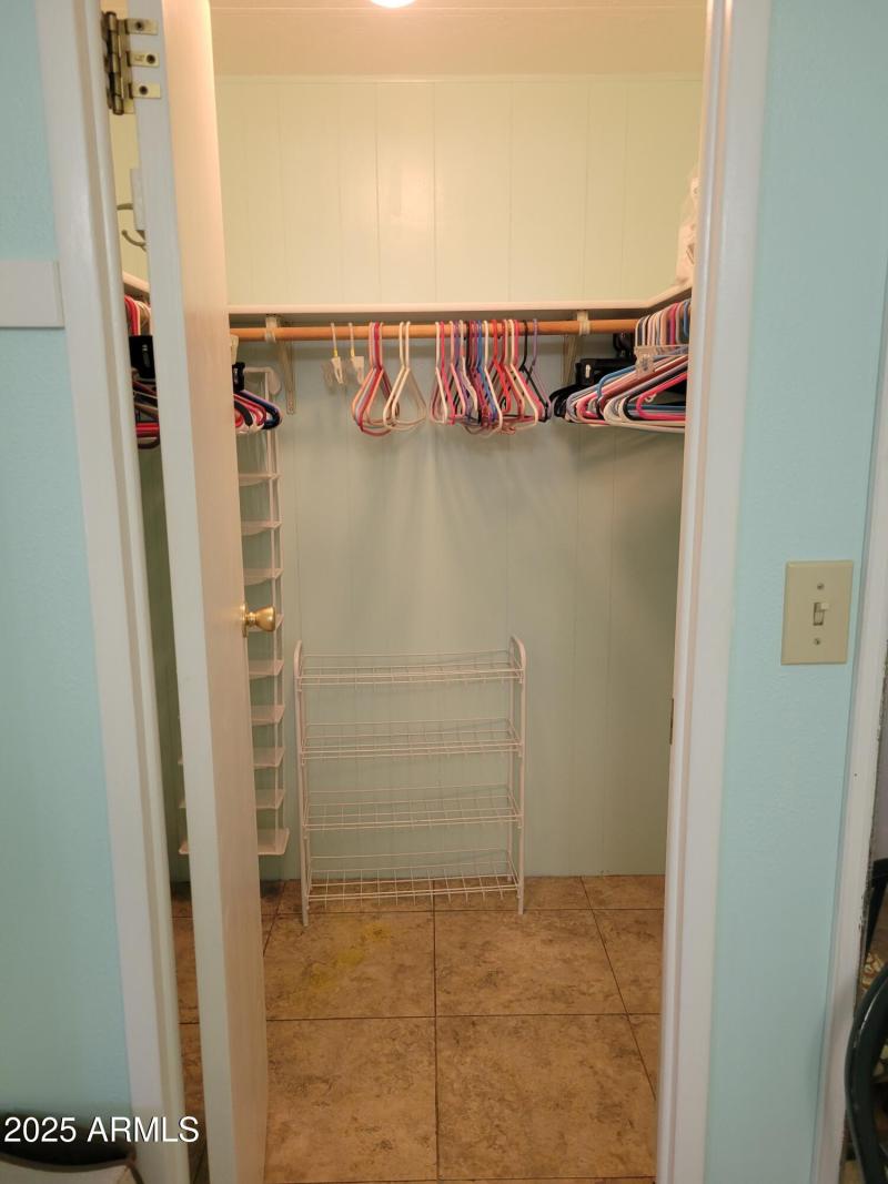 WALKIN CLOSET