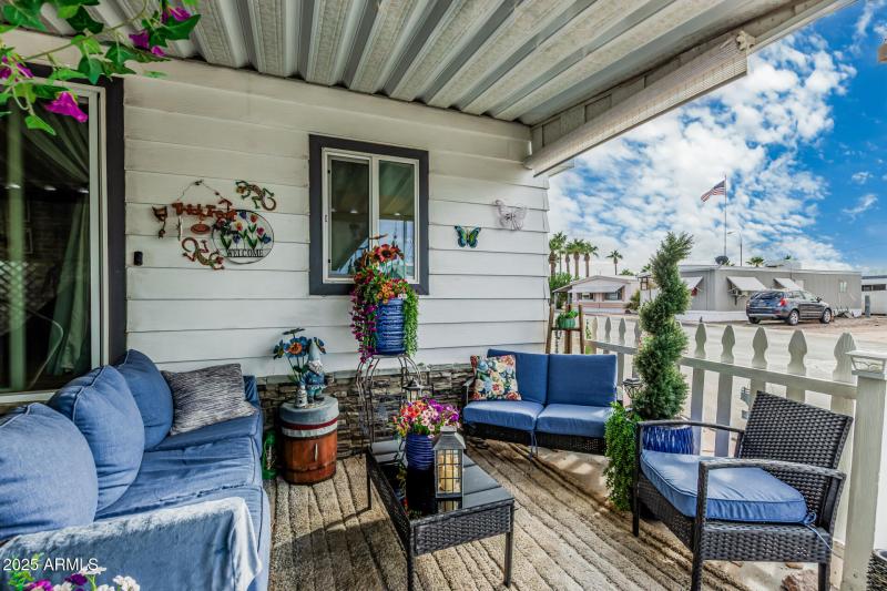 Cozy front courtyard