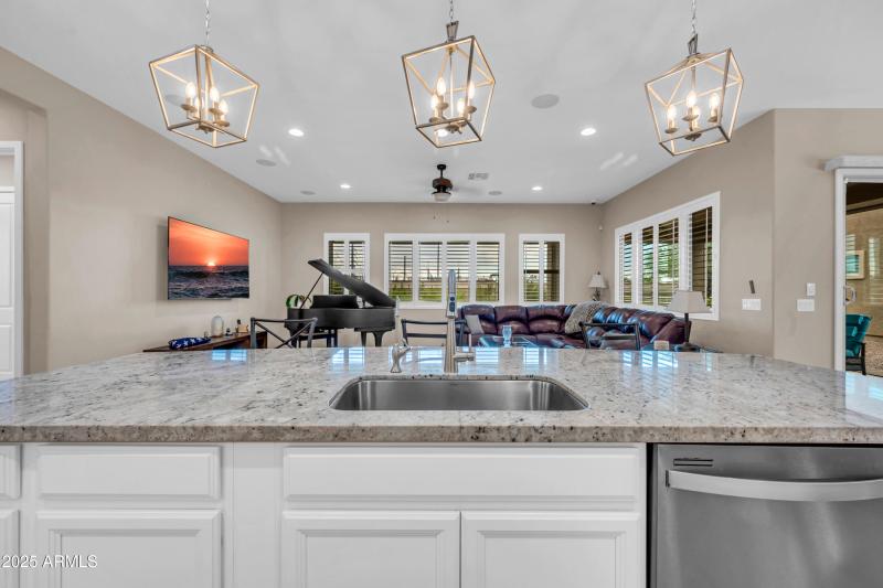 41553 W Springtime Rd-14