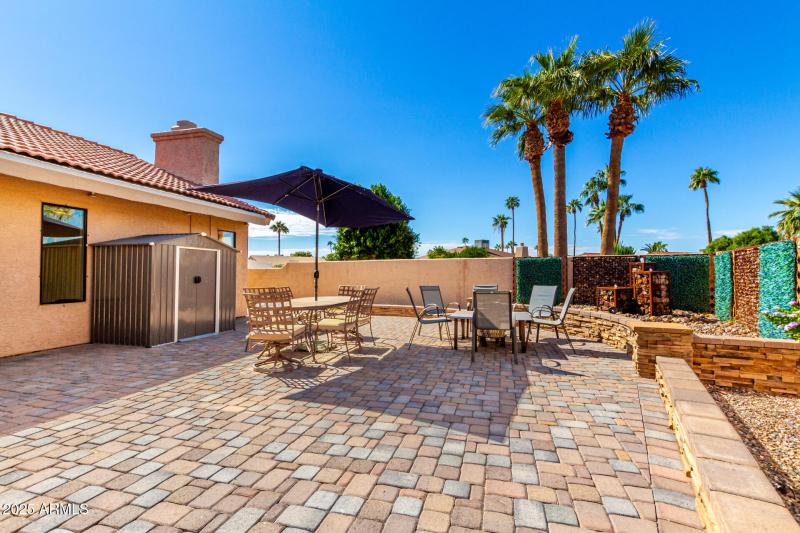 Large side patio with fountains