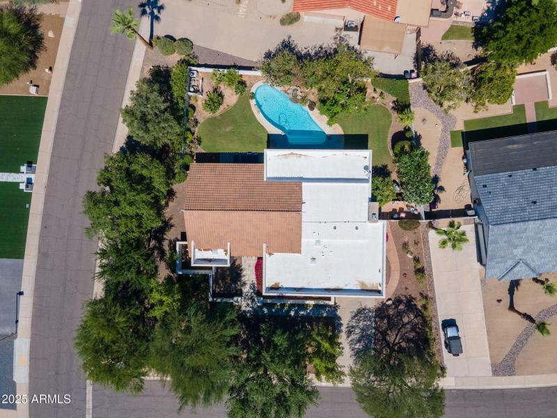 49-web-or-mls-9504 E Sunnyside Dr-49