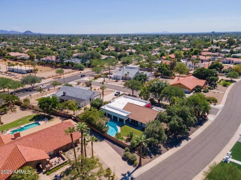 45-web-or-mls-9504 E Sunnyside Dr-45