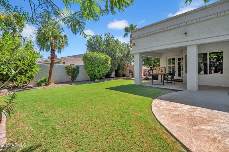 39-web-or-mls-9504 E Sunnyside Dr-39