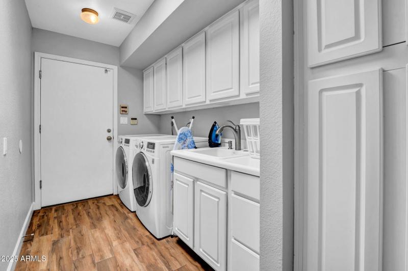 28-web-or-mls-9504 E Sunnyside Dr-28