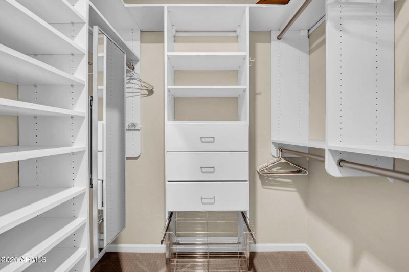 24-web-or-mls-9504 E Sunnyside Dr-24