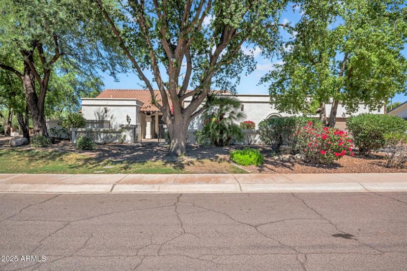 1-web-or-mls-9504 E Sunnyside Dr-1