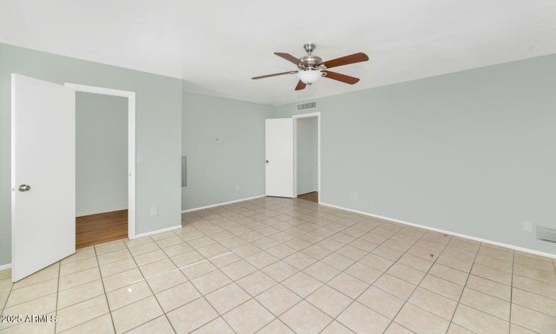 Copy of 316 E Vogel Ave-large-022-020-31