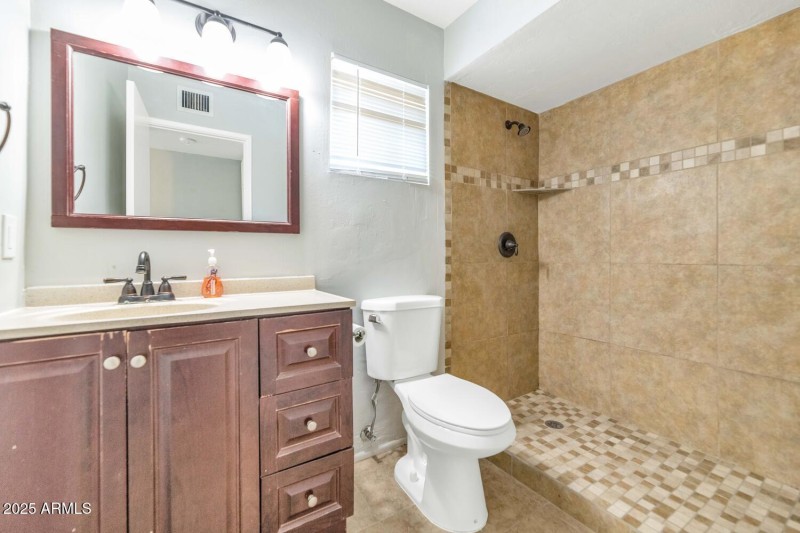 Copy of 316 E Vogel Ave-large-024-038-31