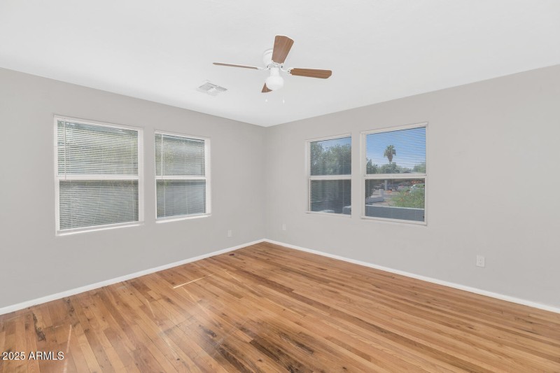 Copy of 316 E Vogel Ave-large-037-013-31