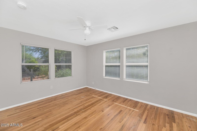 Copy of 316 E Vogel Ave-large-038-016-31