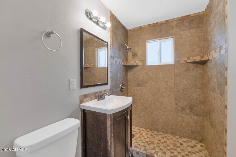 Copy of 316 E Vogel Ave-large-039-045-31