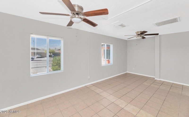 Copy of 316 E Vogel Ave-large-043-039-31