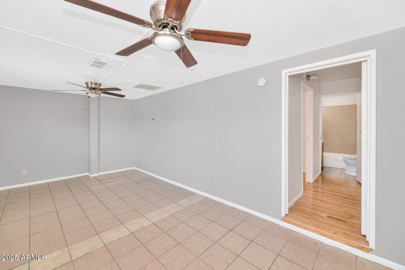 Copy of 316 E Vogel Ave-large-045-017-31