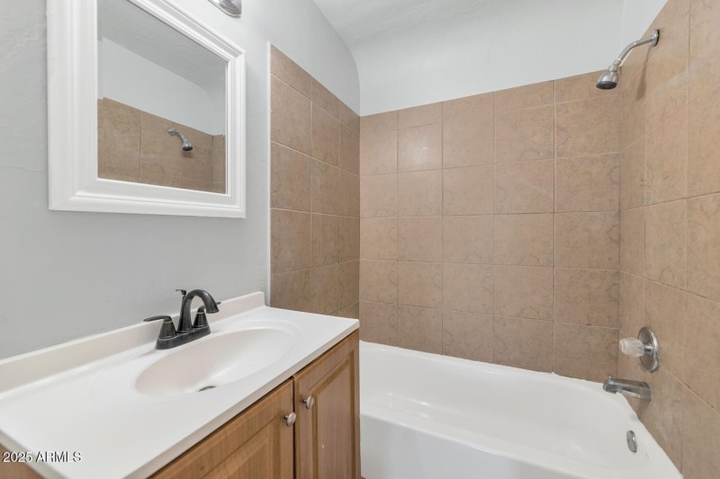 Copy of 316 E Vogel Ave-large-046-059-31