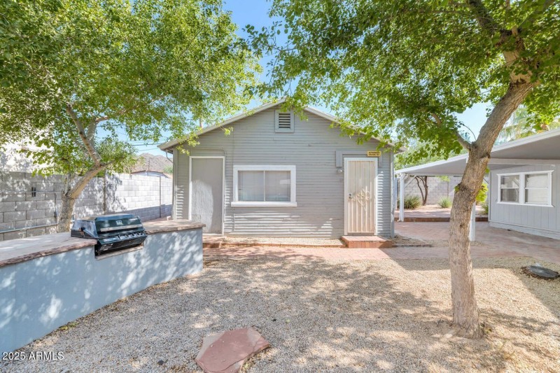 Copy of 316 E Vogel Ave-large-050-025-31