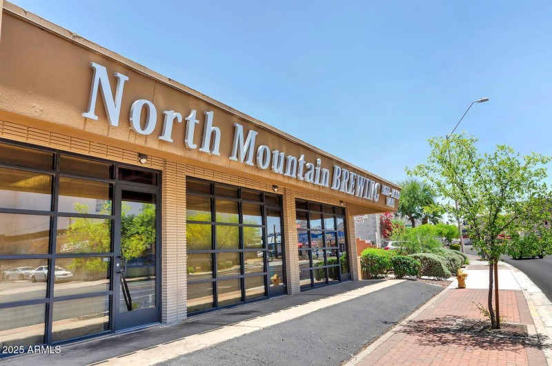 Copy of 316 E Vogel Ave-large-064-011-31