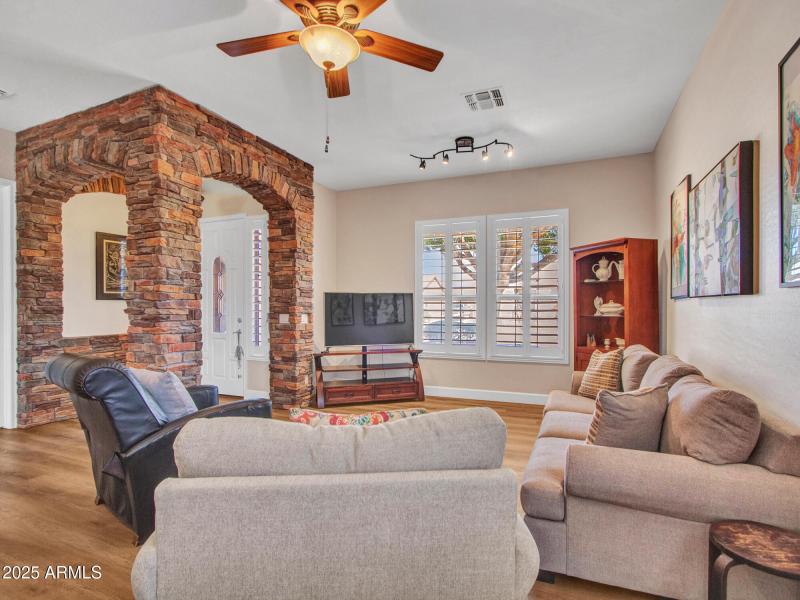 02-Living-Dining-room-(2)