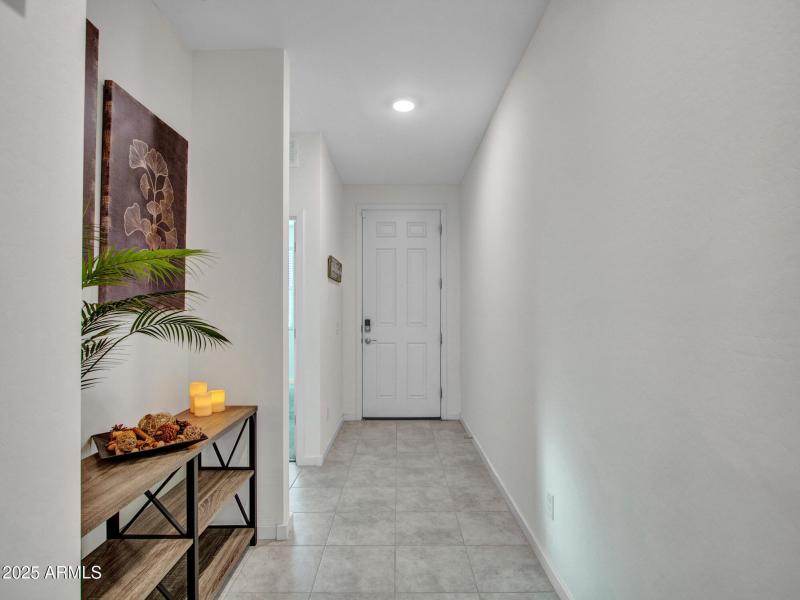 02-Foyer-hallway-(1)