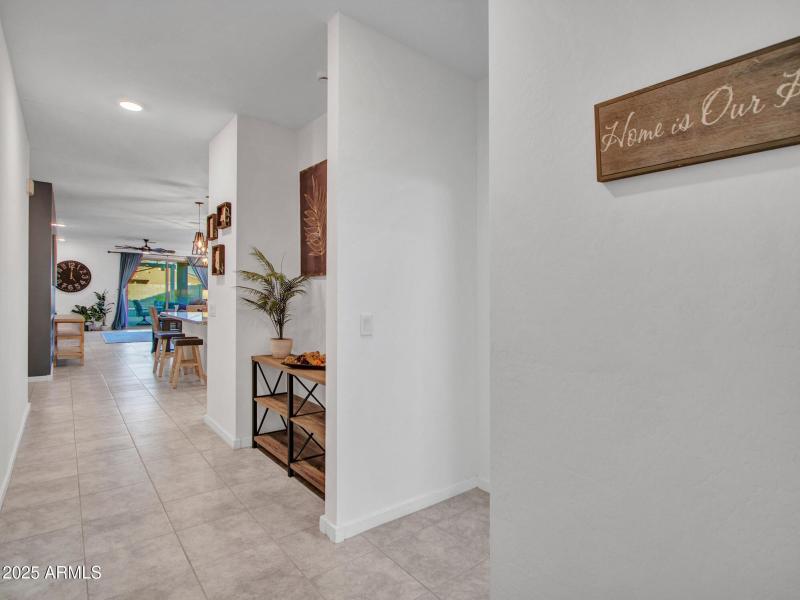 02-Foyer-hallway-(2)