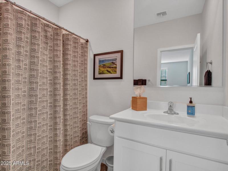 03-Front-Bedroom-(3)